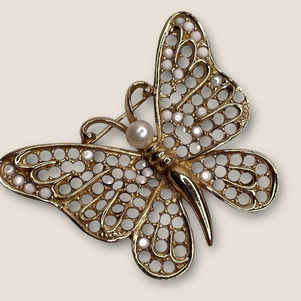 VINTAGE SIGNED NAPIER Rare Pin GOLD Tone BUTTERFLY INSECT BROOCH Faux PEARL